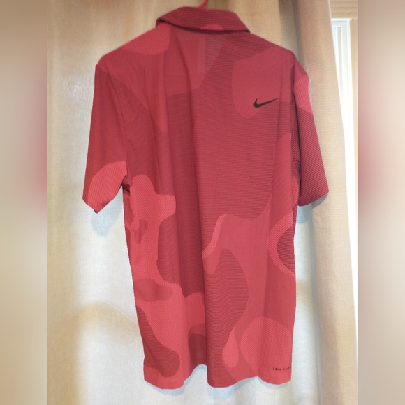 Nike Golf Dri-Fit ADV Polo Shirt Pink Camo DR5312-610 Men's Size Medium - Picture 2 of 4